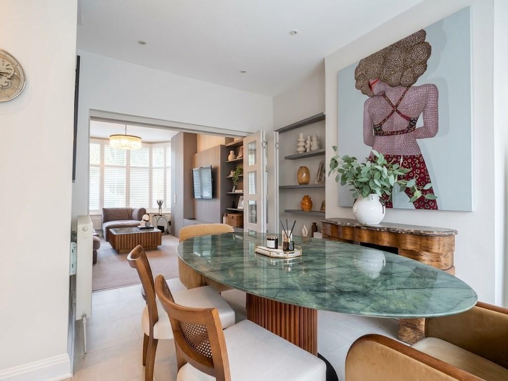 4 bed property in Hammers Lane, Mill Hill, NW7, London